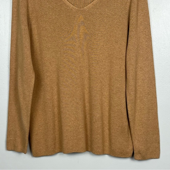 Talbots camel v-neck rayon nylon cotton blend knit sweater, large. - Picture 4 of 7